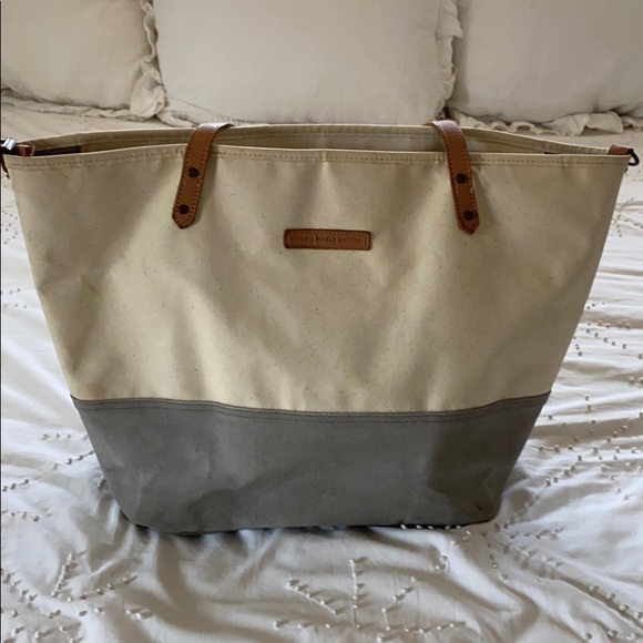 Petunia Pickle Bottom Diaper Bag - Picture 1 of 8